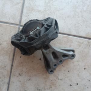 ΒΑΣΗ ΜΗΧΑΝΗΣ ΓΙΑ PEUGEOT 208 '13-'19 ΚΩΔΙΚΟΣ 9676780580